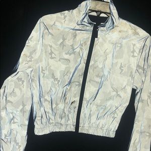 Cropped Grey Camo Jacket